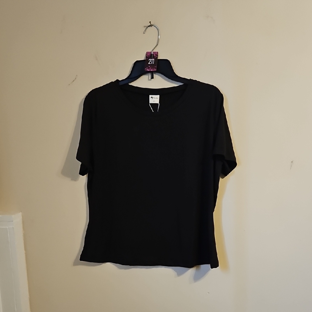 Fashion Black Short Sleeve Crew Neck T Shirt. NWT